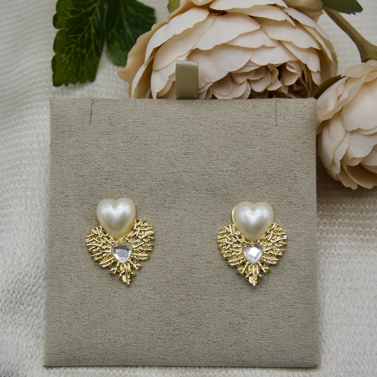 Pearl heart earrings